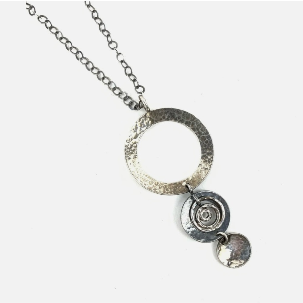 Silpada Sterling Silver Three Disk Swirl Circle Hammered Pendant Necklace 925 - Picture 3 of 12